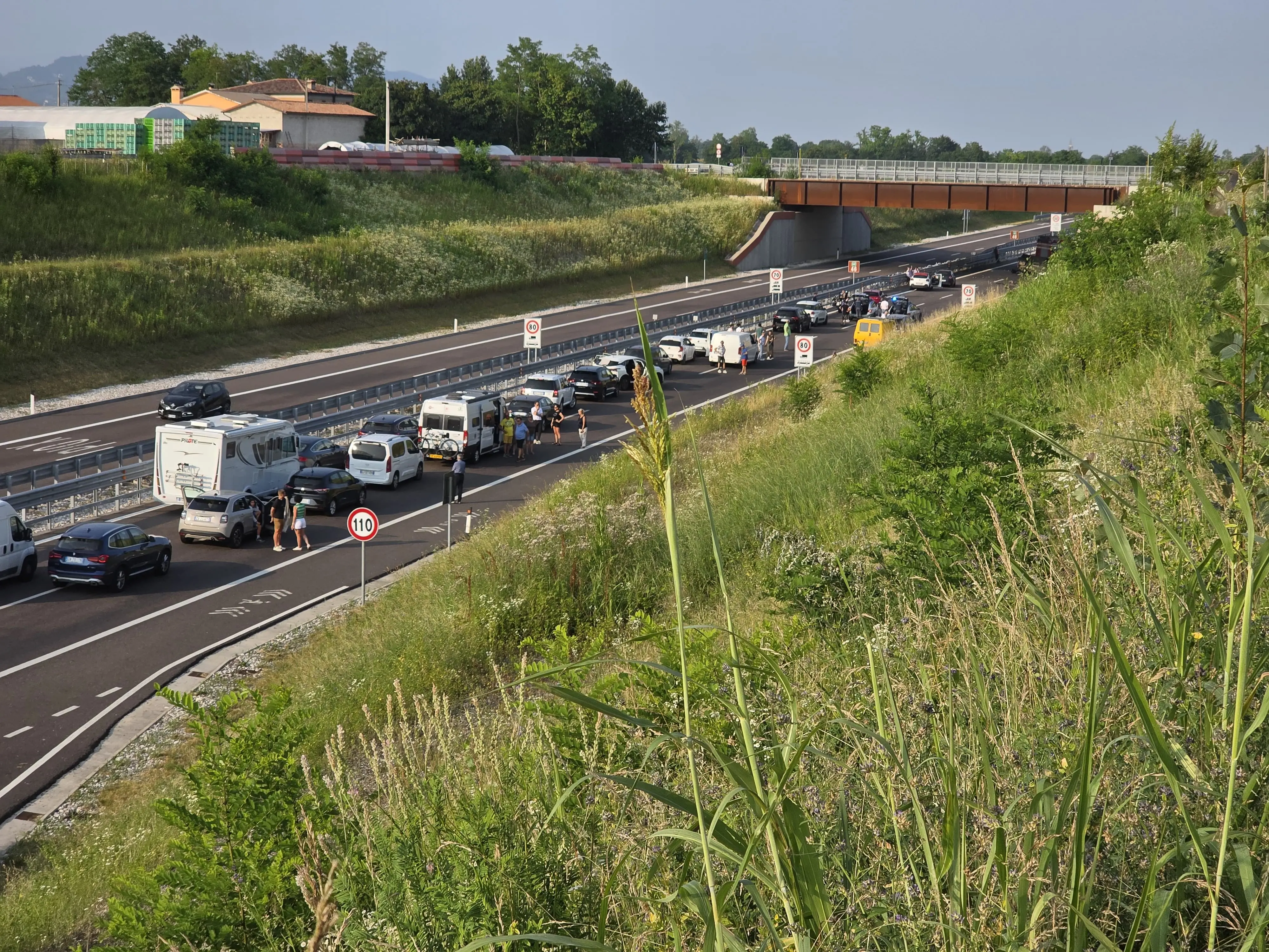 Lunghe code in Pedemontana a seguito dell'incidente avvenuto nei pressi dell'uscita del casello di Riese