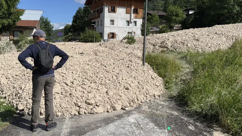 Davanti alla colata di sassi e fango che ha invaso l’Alemagna
