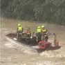 L'abbraccio dei tre giovani prima di sparire nelle acque del Natisone e i soccorsi sul luogo della tragedia
