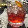 Il Negroni è diventato oggetto di una accesa discussione in un bar di Pordenone