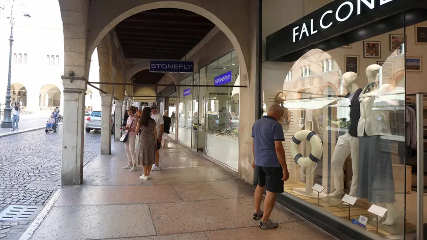 Calmaggiore, la strada dello shopping trevigiano