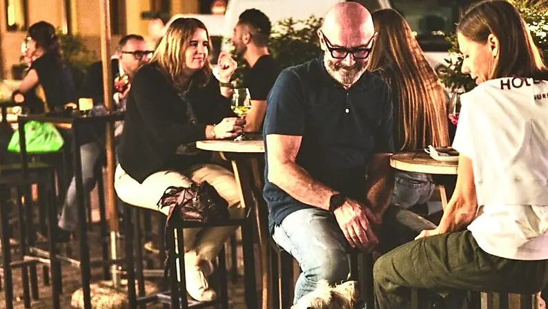 In piazza Trentin a Treviso prosegue a gonfie vele la stagione degli aperitivi