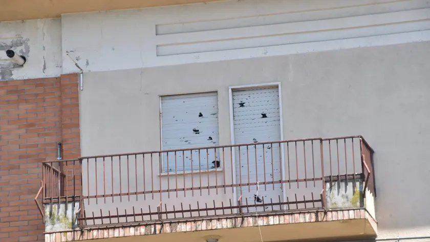Chicchi di grandine come proiettili sulle case di Francenigo la sera del 26 giugno