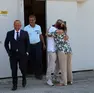 Il momento in cui Franco Battaggia esce dal carcere di Santa Bona ed abbraccia l’ex moglie