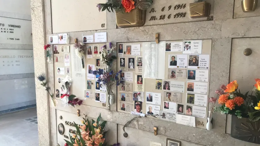 Due tombe collettive nel cimitero di San Lazzaro a Treviso