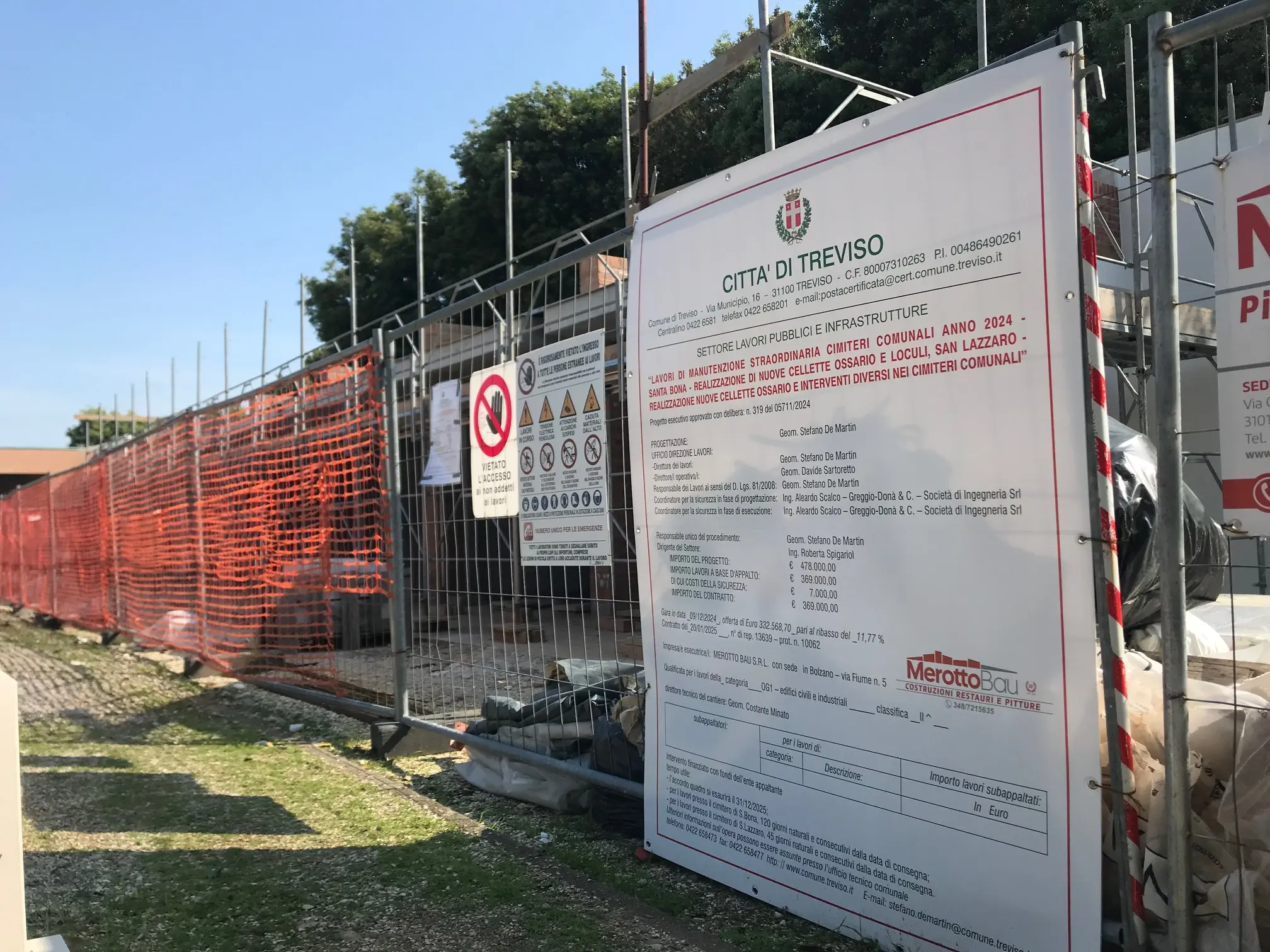 il cantiere nel cimitero di Santa Bona