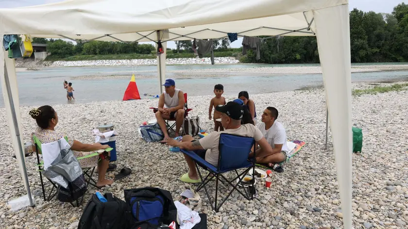 Il sabato sulle sponde del Piave dopo le tragedie delle ultime settimane