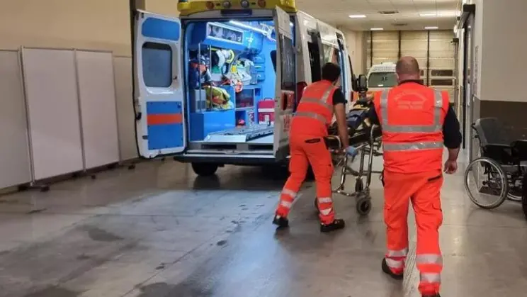 La donna è ricoverata in gravi condizioni al Ca' Foncello