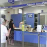 L'interno dell'ufficio postale di Piazza Martiri Belfiore dove l'utente è stato colto da malore