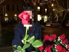 Un venditore di rose. A Mogliano maxi multa a Rosario