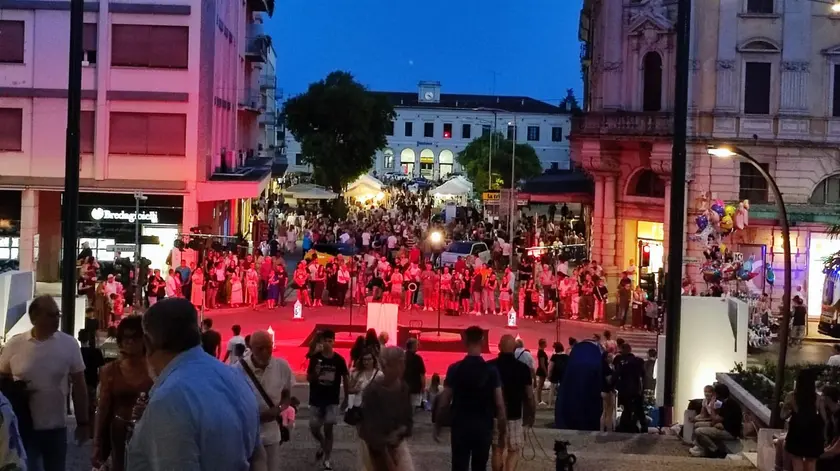 Annullata la serata extra di Festalonga