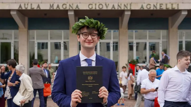 Marco Parentin è il primo laureato in Ingegneria quantistica in Italia