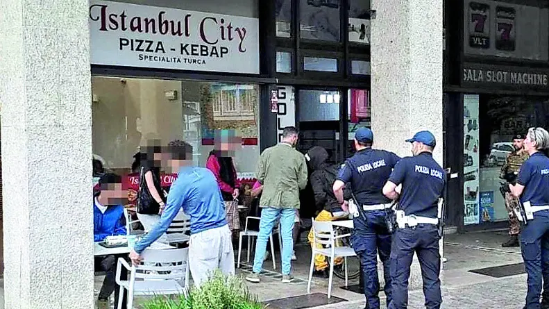 Il kebab di via Roma teatro delle aggressioni