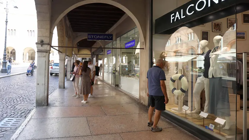 Negozi in Calmaggiore a Treviso: affitti dimezzati perché le attività non chiudano