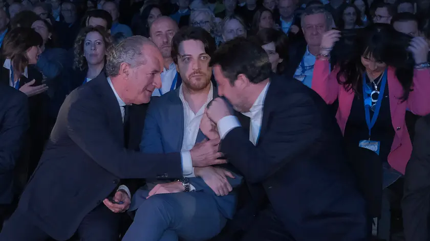 Il segretario veneto della Lega, in pole per la presidenza, Alberto Stefani con Luca Zaia e Matteo Salvini