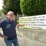 Furti a Susegana, il consigliere Perencin espone un cartello con pistola fumante: «Esasperati, qui non c’è più nulla da rubare»
