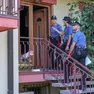 Il sopralluogo dei carabinieri nell’abitazione di Montebelluna dopo la tragedia