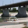 Bagnanti sul Piave all'altezza di Fagarè