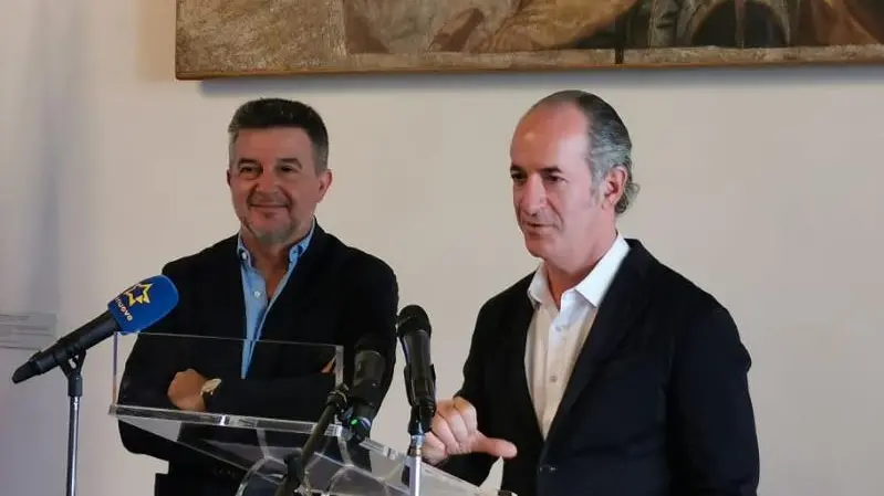 L'assessore al Bilancio Francesco Calzavara e Luca Zaia