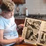 Ivana Piccin con alcuni ricordi di papà Mario