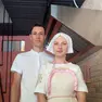Zerina e il marito Fabio al bancone della bottega di piazza Borsa