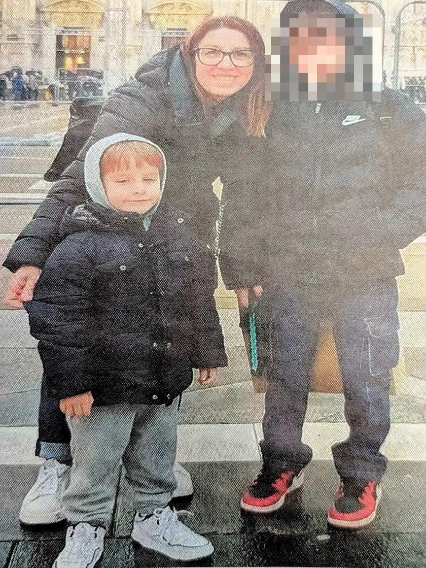 Il piccolo Carlo con la sua mamma