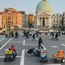 Porter davanti alla stazione di Venezia