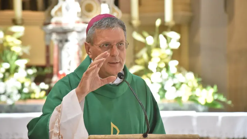 Il vescovo di Vittorio Veneto Mons. Riccardo Battocchio