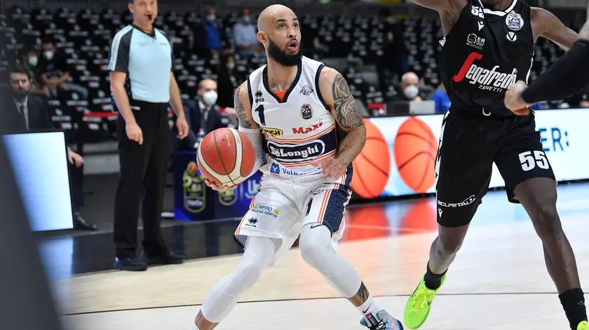 Una foto di David Logan in maglia Treviso Basket