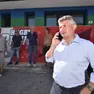 Il sindaco di Pieve di Soligo, Stefano Soldan premia il dirigente capace