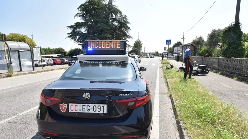 I carabinieri intervenuti a Nervesa, sul luogo dell'incidente