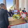 I palloncini a forma di moto e i girasoli sulla bara di Martin Pattaro (Foto Piran)