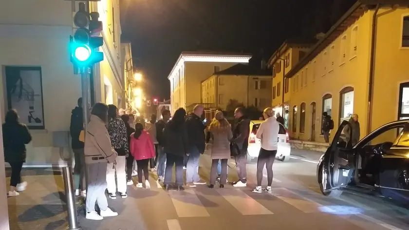 A Montebelluna una banda di ragazzi crea scompiglio in centro