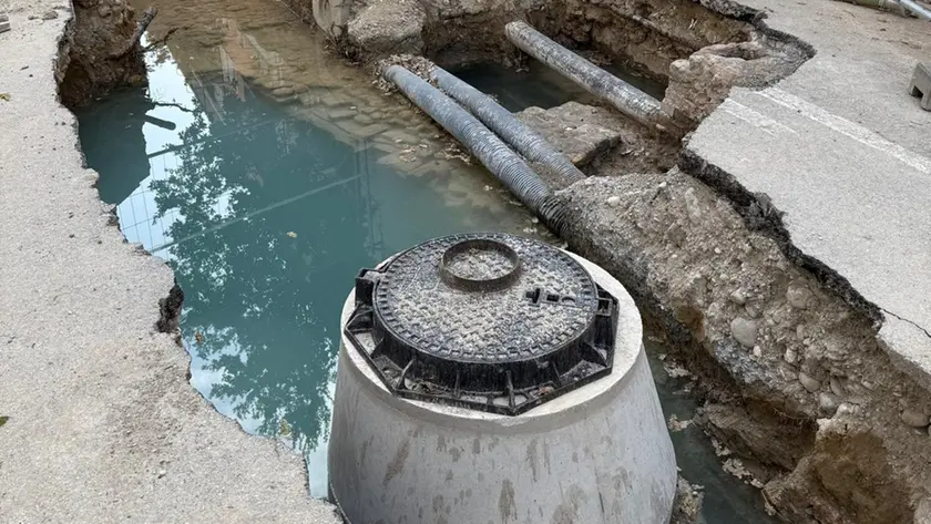L'acqua appena sotto il manto stradale
