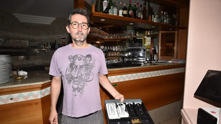 Diego Motterlini con il fratello gestisce la pizzeria Sanremo 2 di Vittorio Veneto