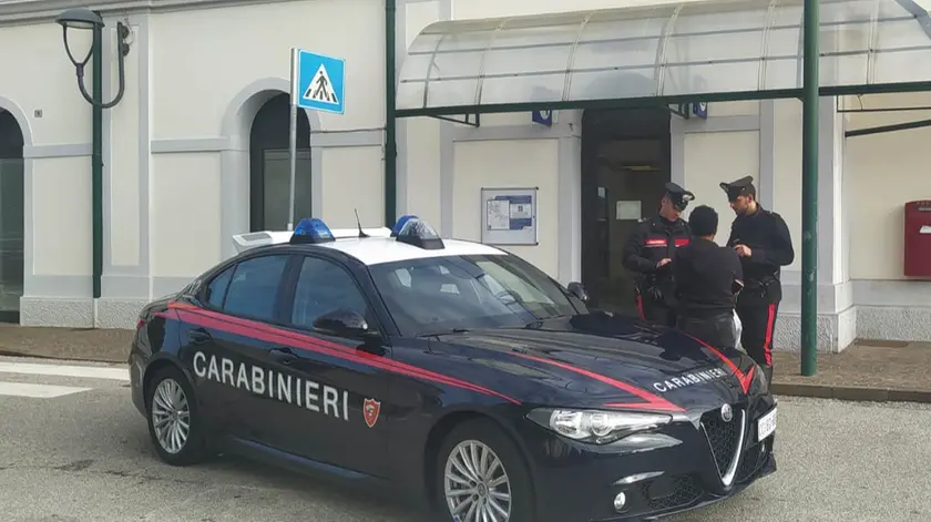 Una pattuglia dei carabinieri in stazione a Montebelluna