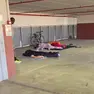 Senza tetto dormono in un garage a Treviso
