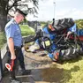 L’incidente di Vazzola con il trattore rovesciato e l’uva a terra