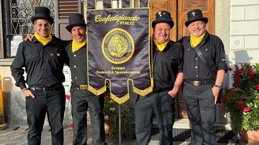 La delegazione veneta al raduno internazionale degli spazzacamini