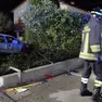 L'auto finita nel giardino ad Albaredo