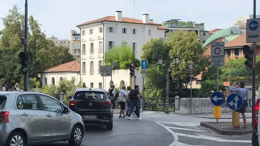 La situazione incontrollata di sabato 13 nei pressi del Lungosile Mattei