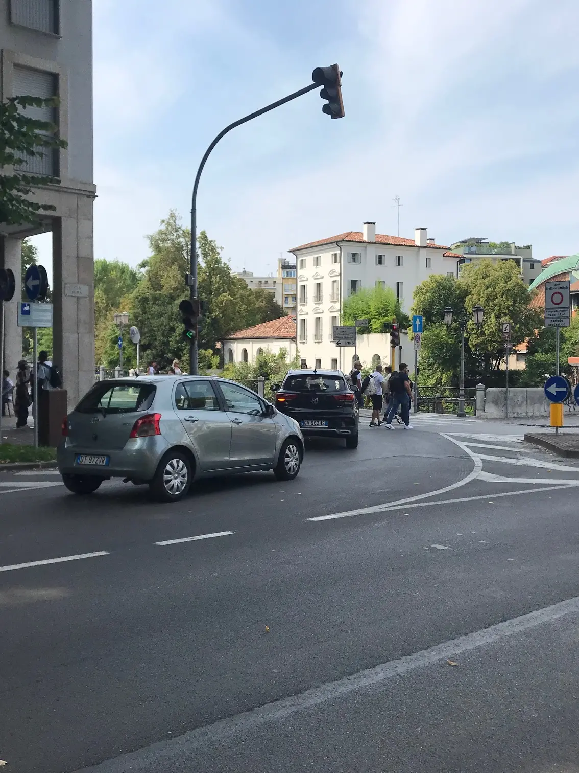 La situazione incontrollata di sabato 13 nei pressi del Lungosile Mattei