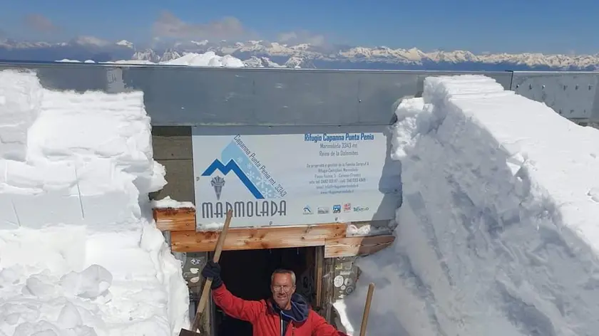 Carlo Budel quando gestiva Capanna Punta Penia in Marmolada
