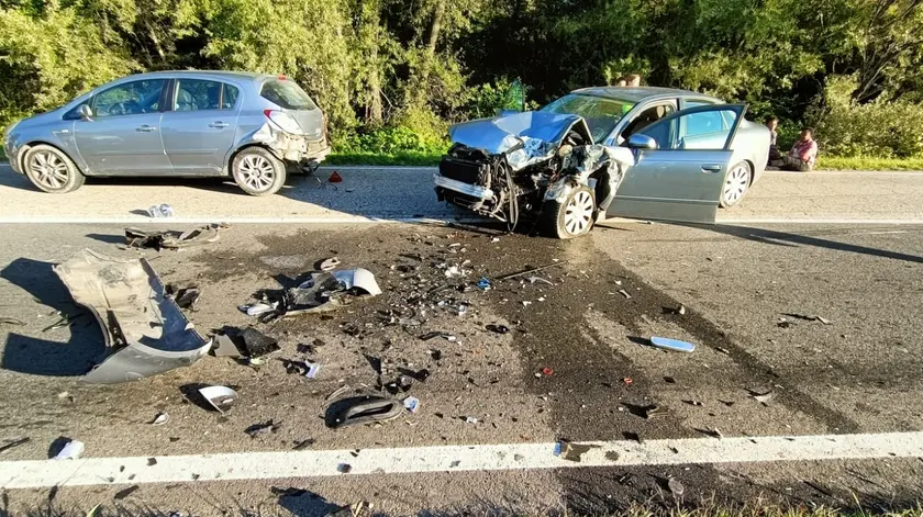 L'incidente ha causato tre feriti