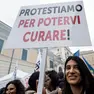 Uno sciopero organizzato da medici e infermieri