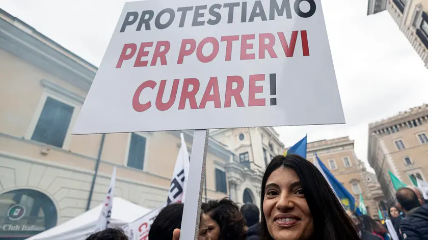 Uno sciopero organizzato da medici e infermieri