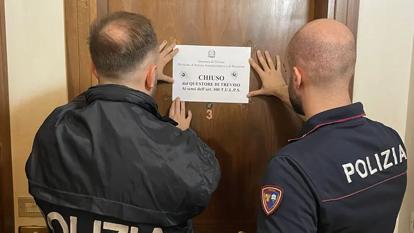 I poliziotti chiudono il b&b in centro a Treviso