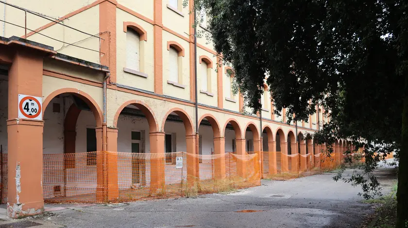 Un edificio del compendio dell'ex Gris