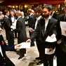 I volantini di protesta distribuiti dagli orchestrali fuori dalla Fenice