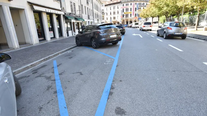 A Conegliano mancano i parchimetri e la sosta diventa gratis